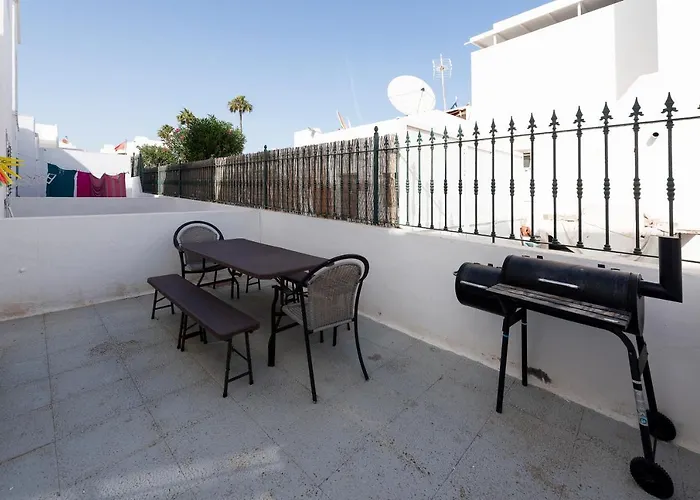 Lava Teneguia, 5 Guests In 2 Bedrooms Lejlighed Puerto del Carmen (Lanzarote)