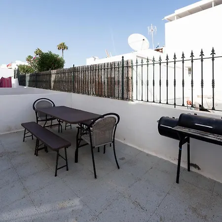 Lava Teneguia, 5 Guests In 2 Bedrooms Apartamento Puerto del Carmen (Lanzarote)